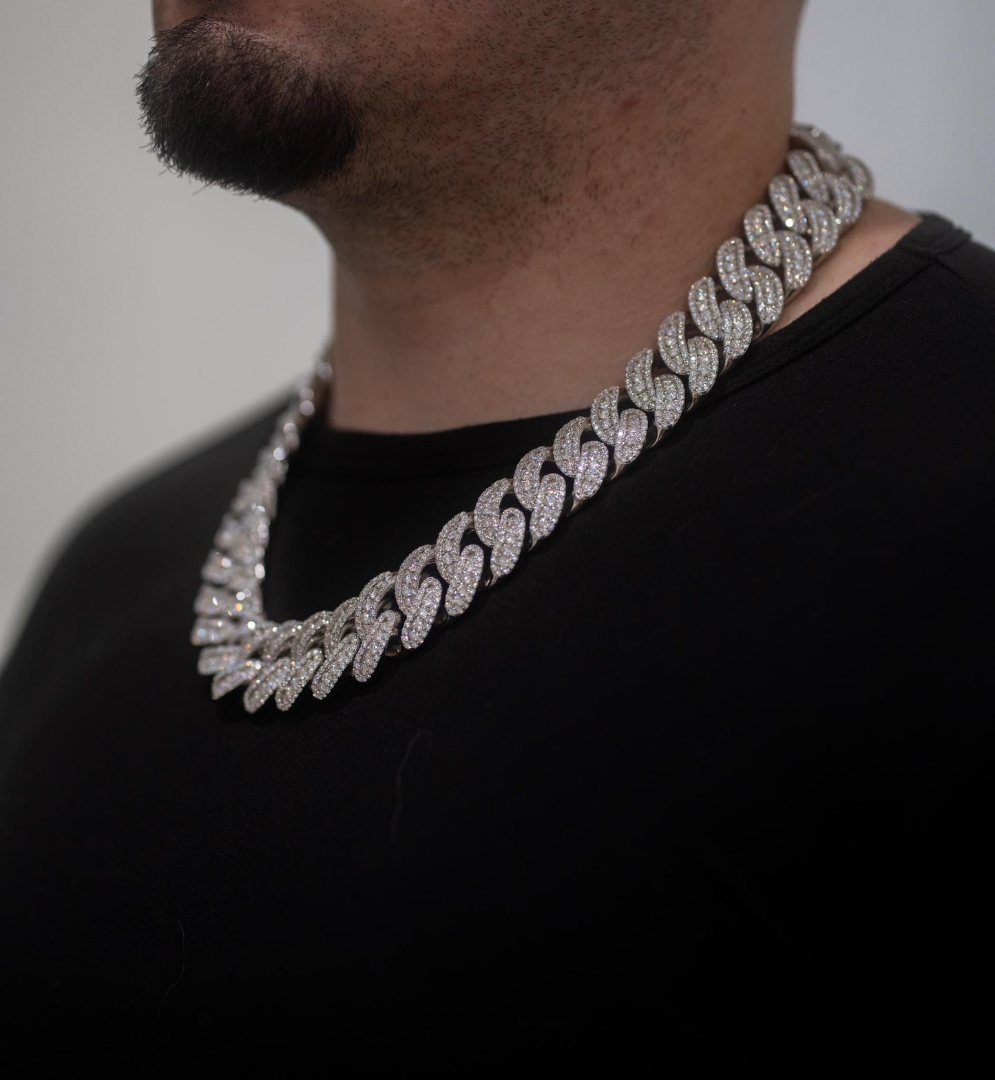 25MM Flower-Setting Cuban Link Chain – VVS1 Moissanite (White Gold over Solid Silver)