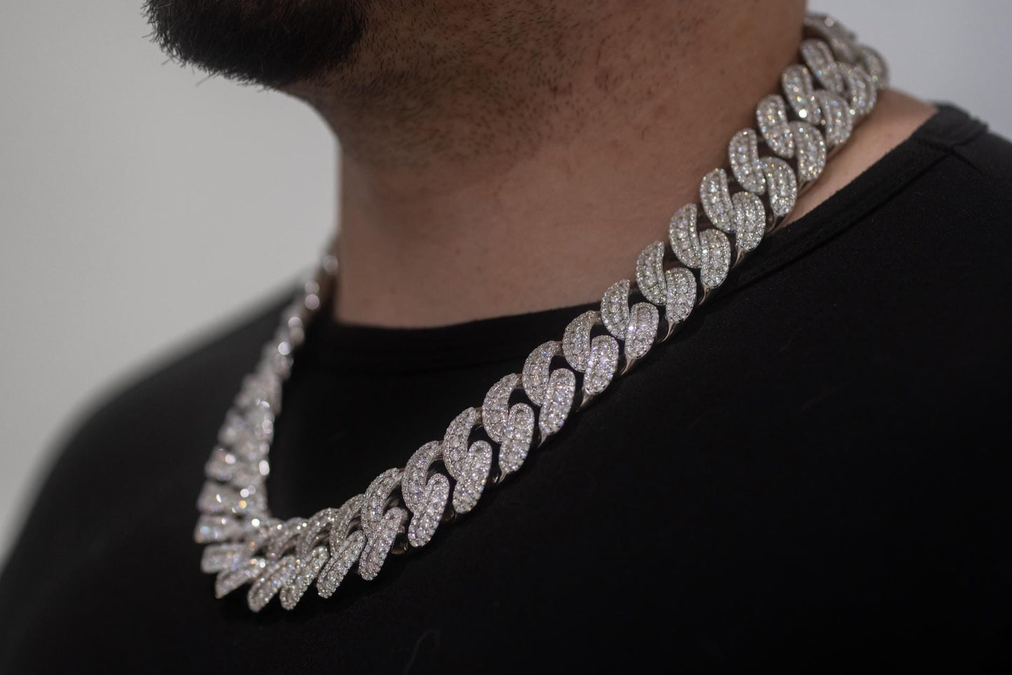 25MM Flower-Setting Cuban Link Chain – VVS1 Moissanite (White Gold over Solid Silver)
