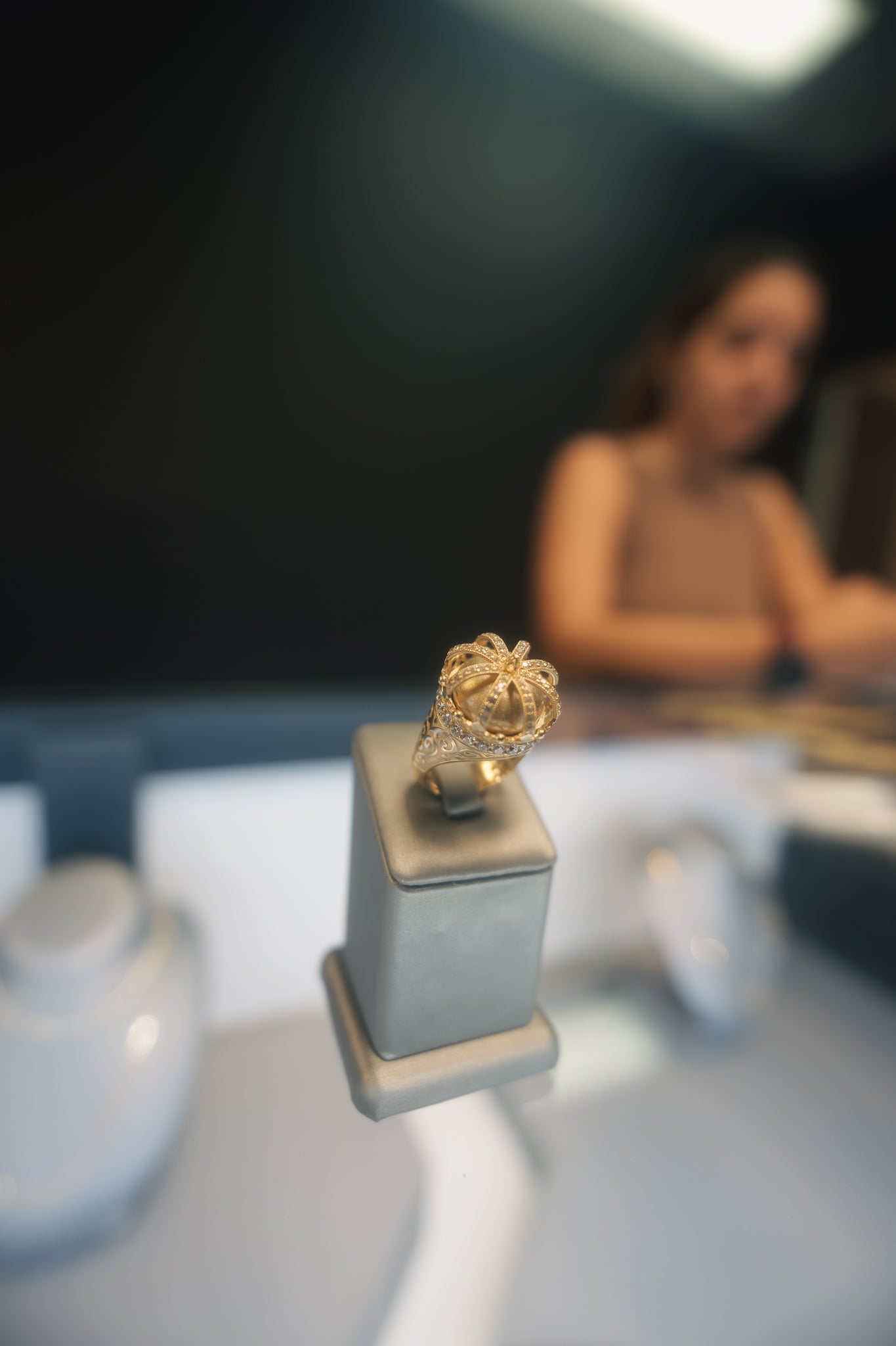 10kt Crown Pillow Ring