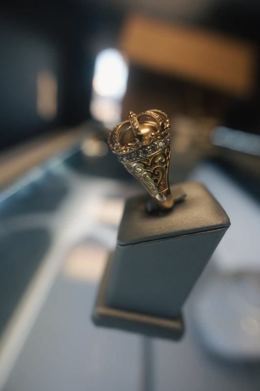 10kt Crown Pillow Design Ring