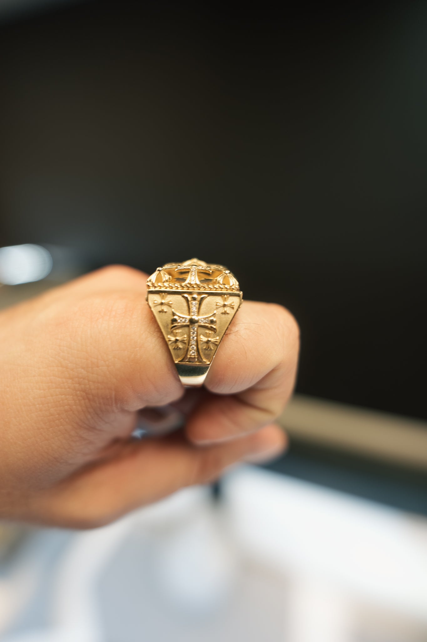 10kt Chrome Cross Ring