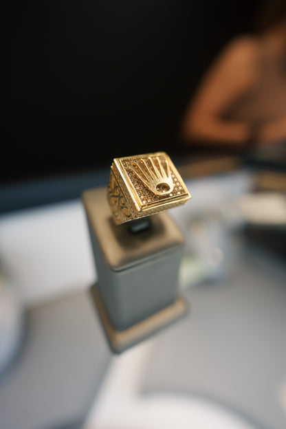 10kt 'Rolex' Crown Ring