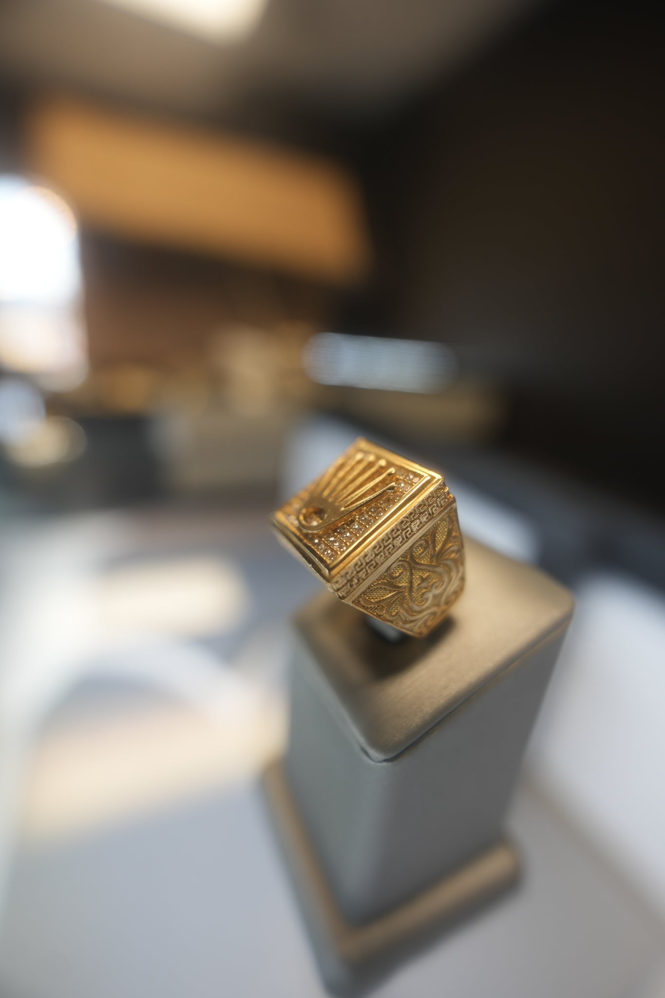 10kt 'Rolex' Crown Ring