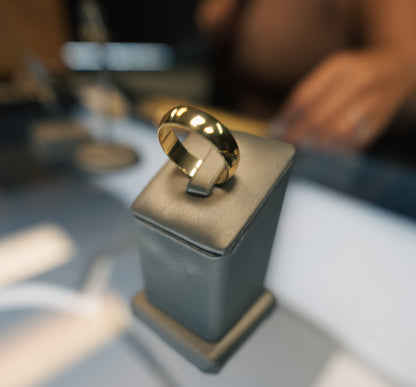 10kt Mens Wedding Band