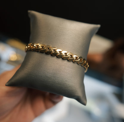 10kt Hollow Cuban Link Bracelet