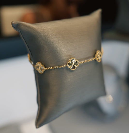 10kt Gold Clover Bracelet