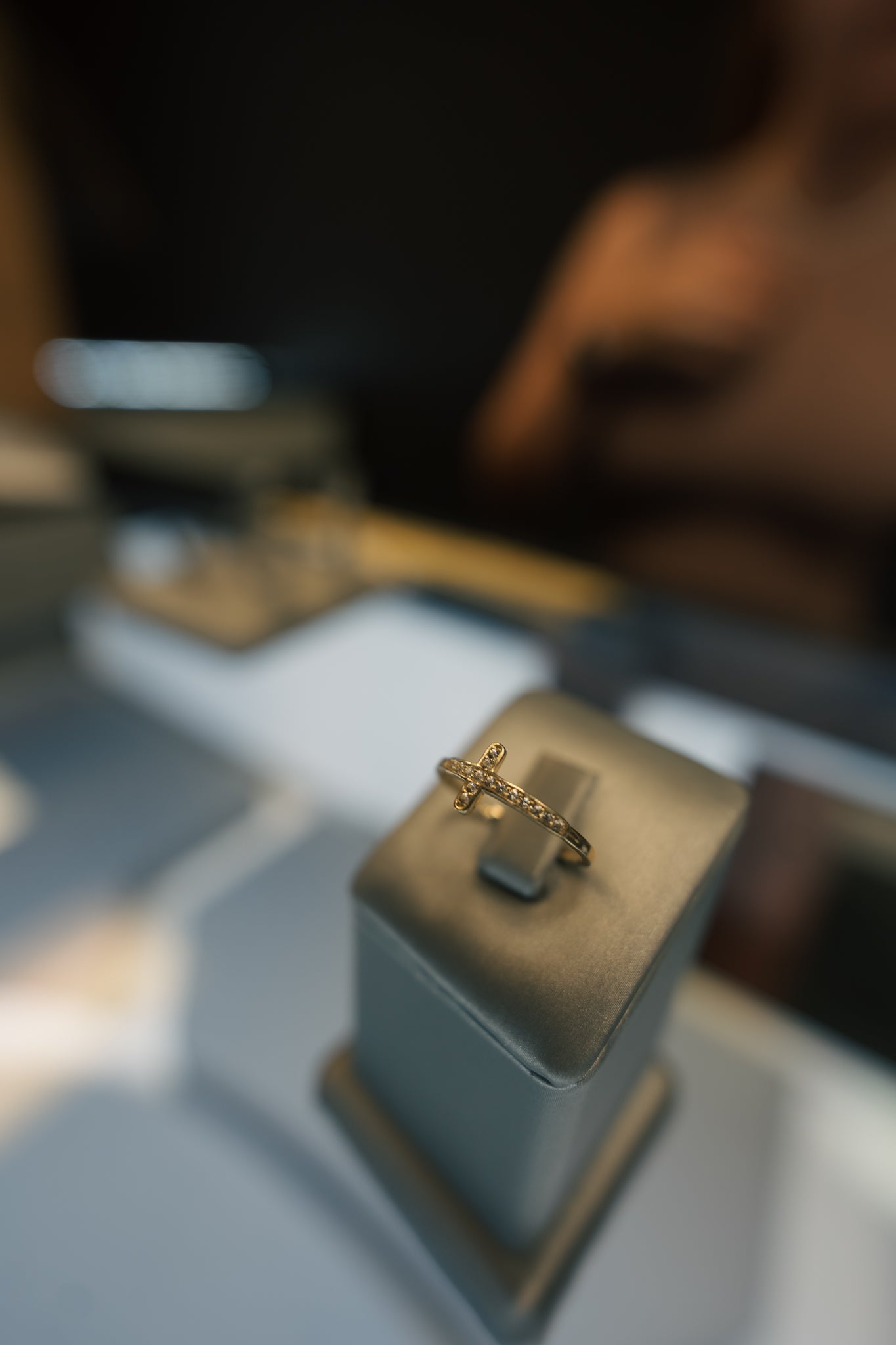 10kt Cross Ring
