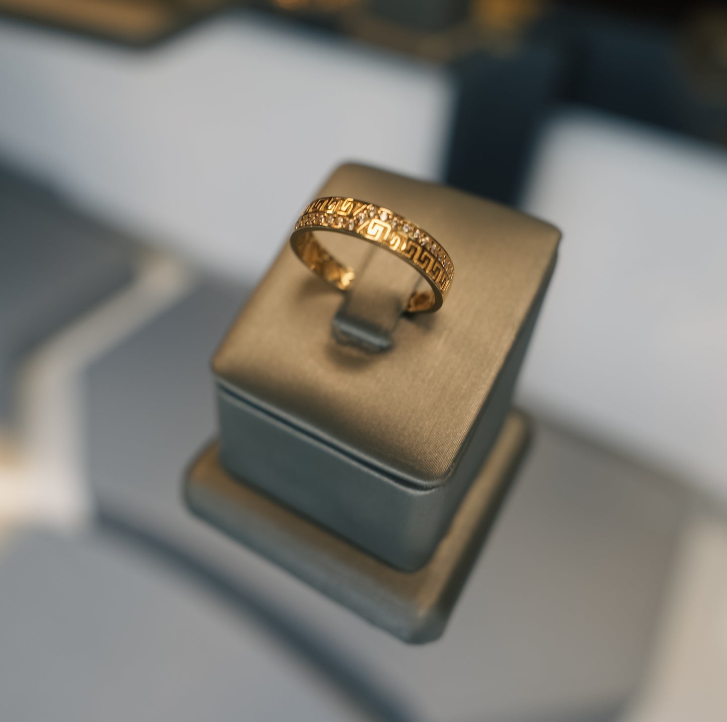 10kt Egyptian Single-Row CZ Wedding Band