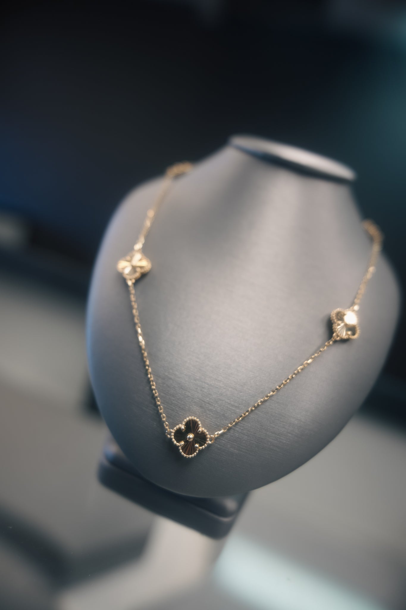 10kt Gold Clover Necklace  (1)