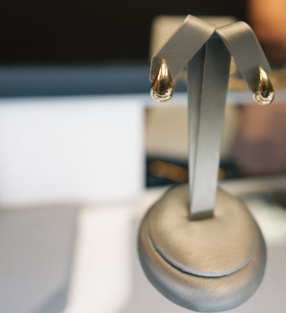 10kt Gold Droplet Earrings