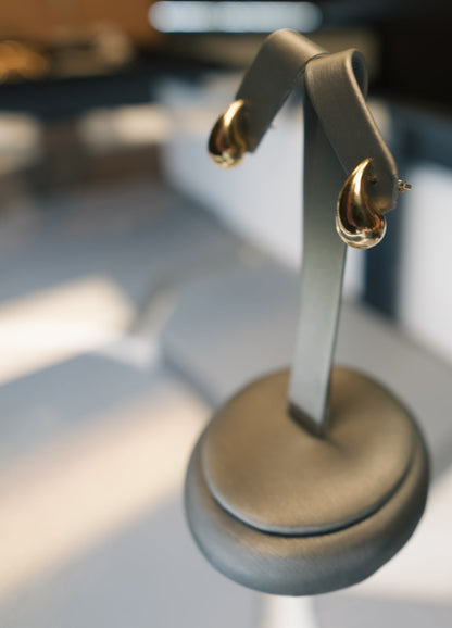 10kt Gold Droplet Earrings