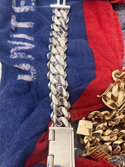 25MM Cuban Link Bracelet (White/Silver + Moissanite)