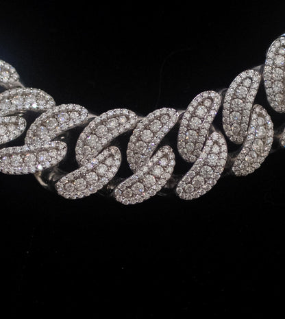 20MM 18” Flower-Setting Cuban Link Chain – VVS1 Moissanite (White Gold over Solid Silver)